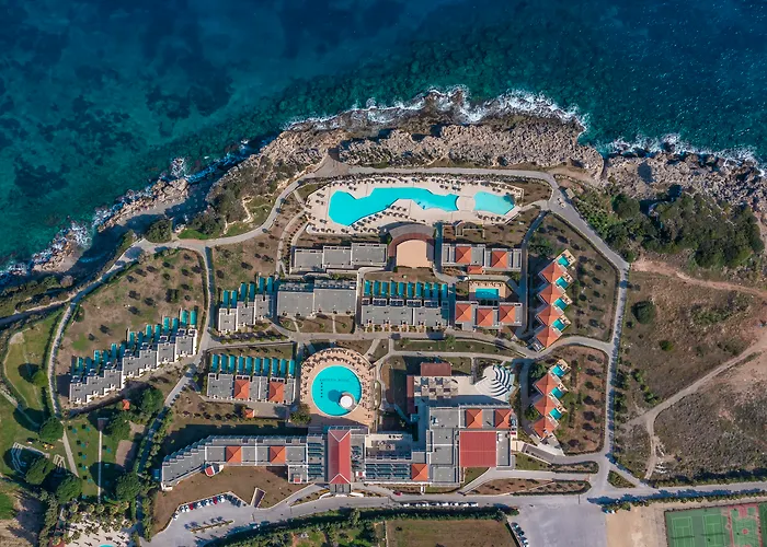 Kresten Royal Euphoria Semesteranläggning (resort)